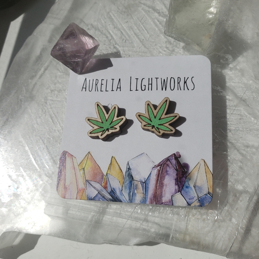 Laser cut cannabis leaf stud earrings - Picture 3 of 8